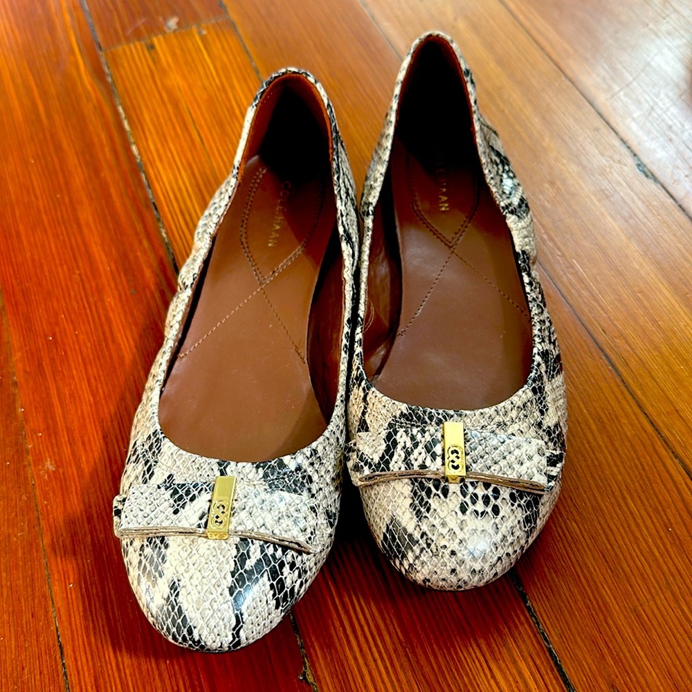 Cole Haan Size 9 Gray/Taupe/Black Snake Print Ballet Flats
